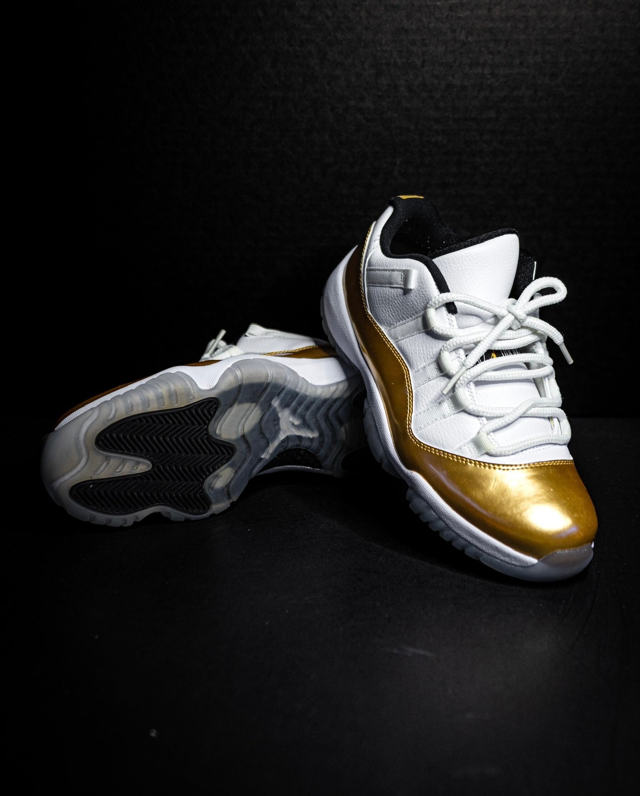 Jordan 11 Retro Low Closing Ceremony (USED/NO BOX)