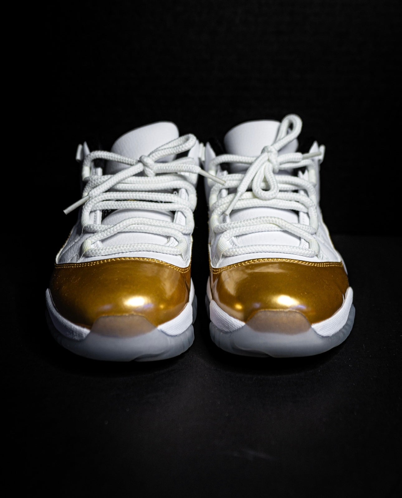 Jordan 11 Retro Low Closing Ceremony (USED/NO BOX)