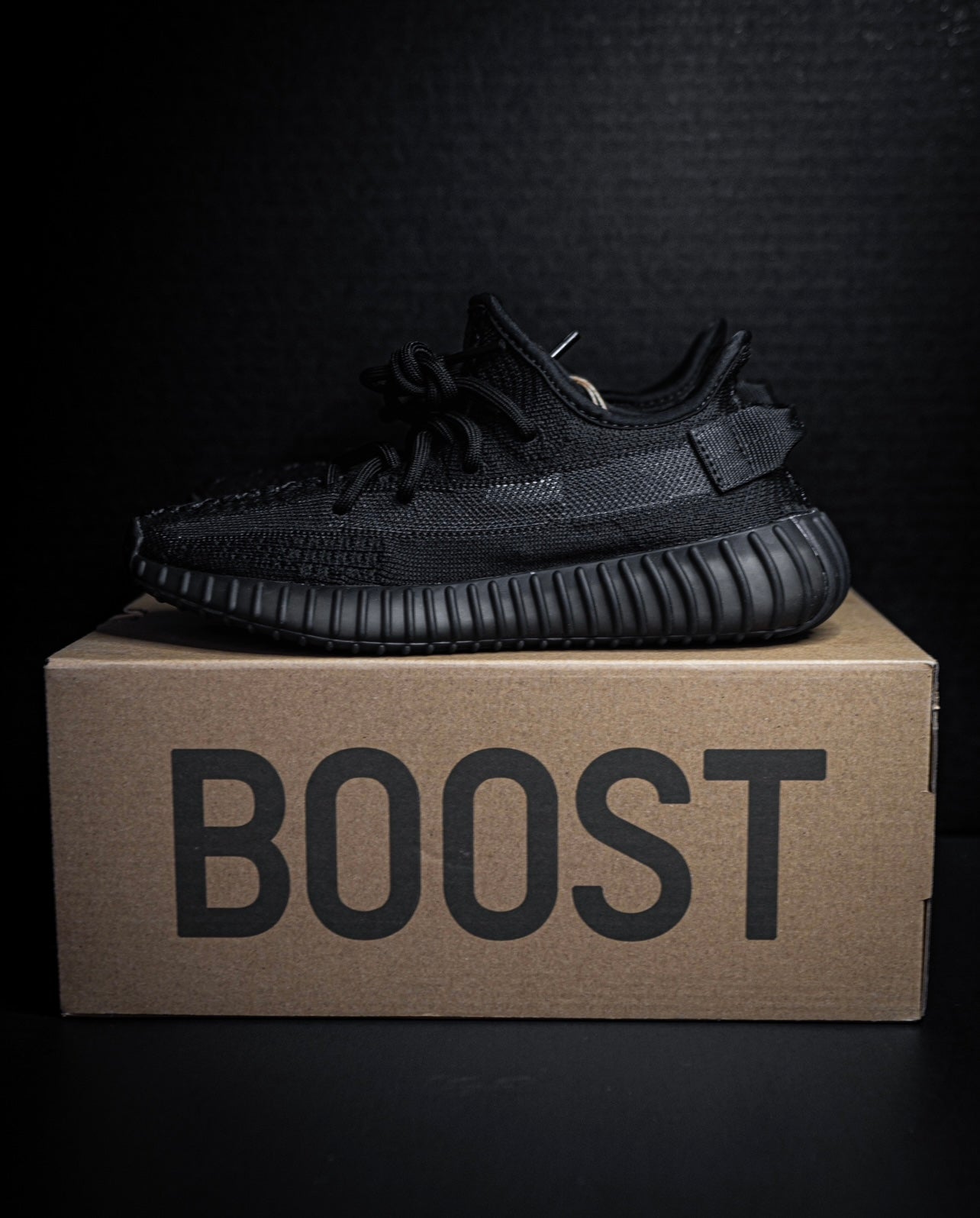 Yeezy Boost 350 V2 Onyx (2023)