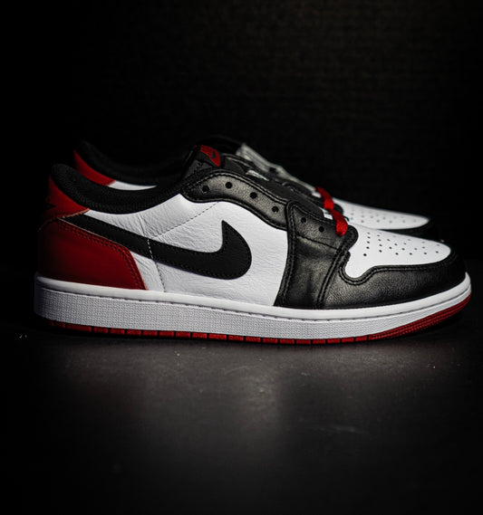 Jordan 1 Retro Low OG Black Toe (2023)