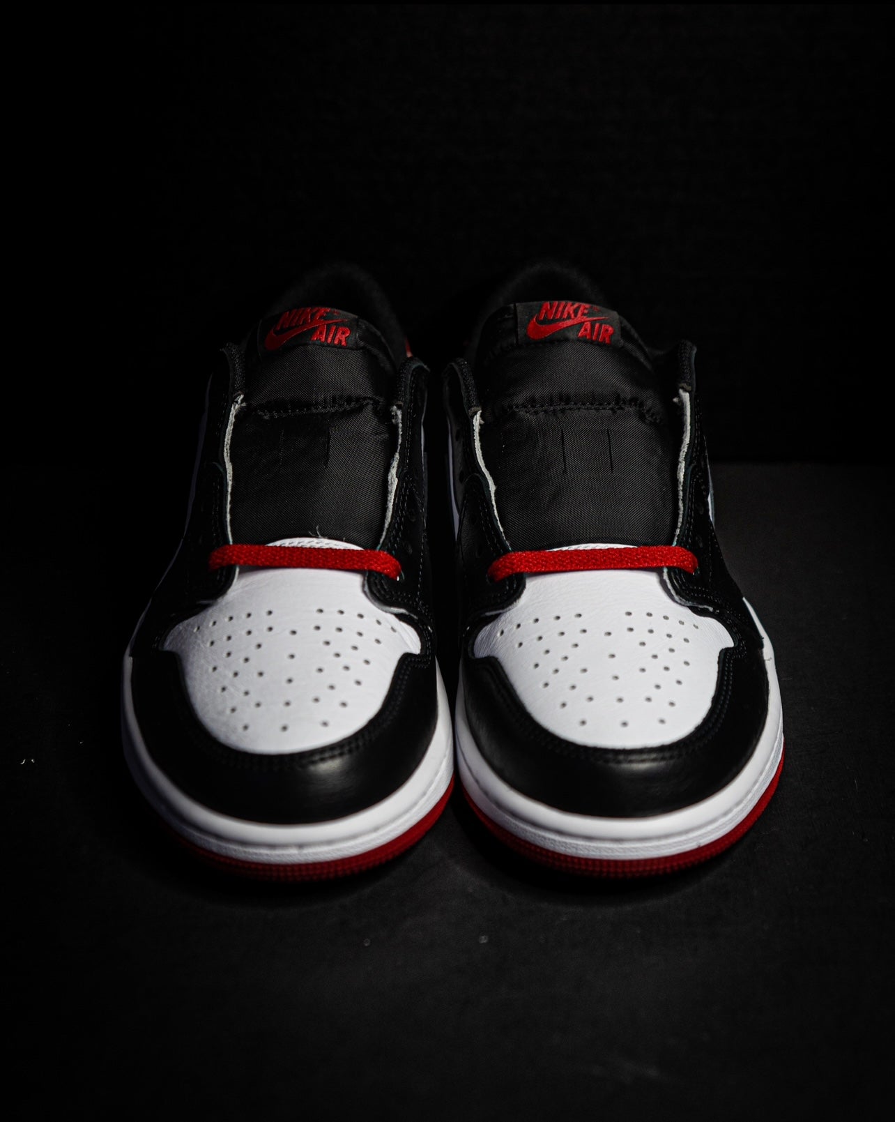 Jordan 1 Retro Low OG Black Toe (2023)