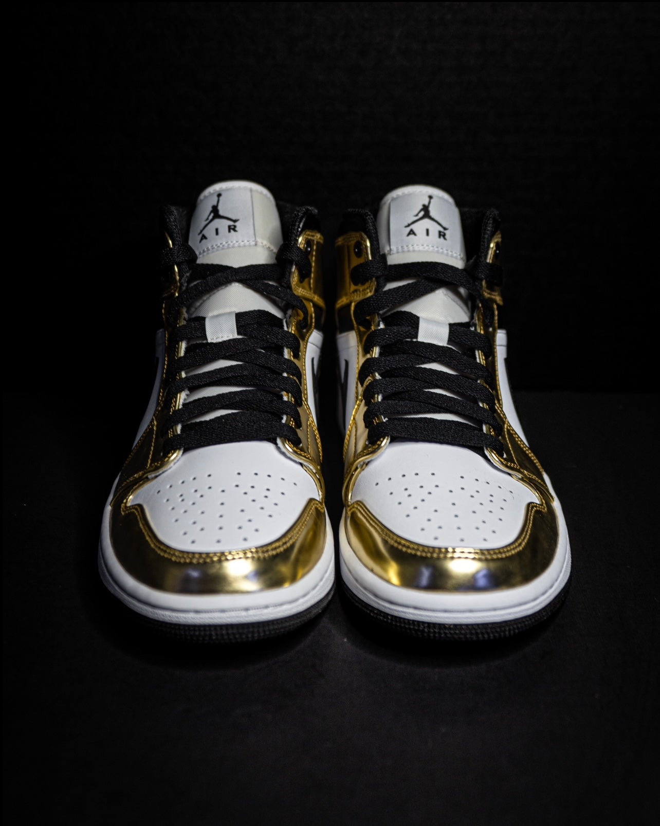 Jordan 1 Mid Metallic Gold Black White (USED)