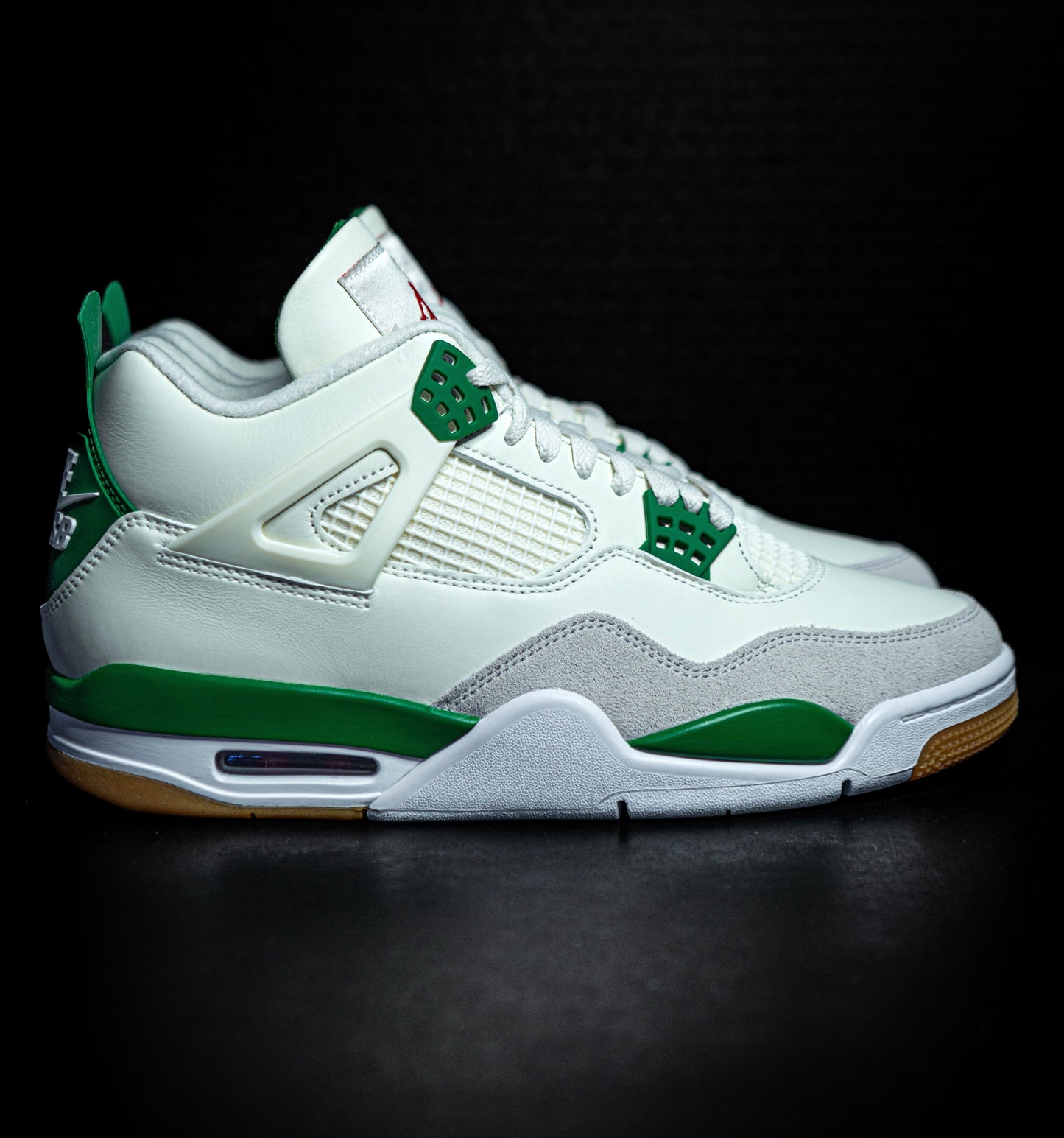 Jordan 4 Retro SB Pine Green