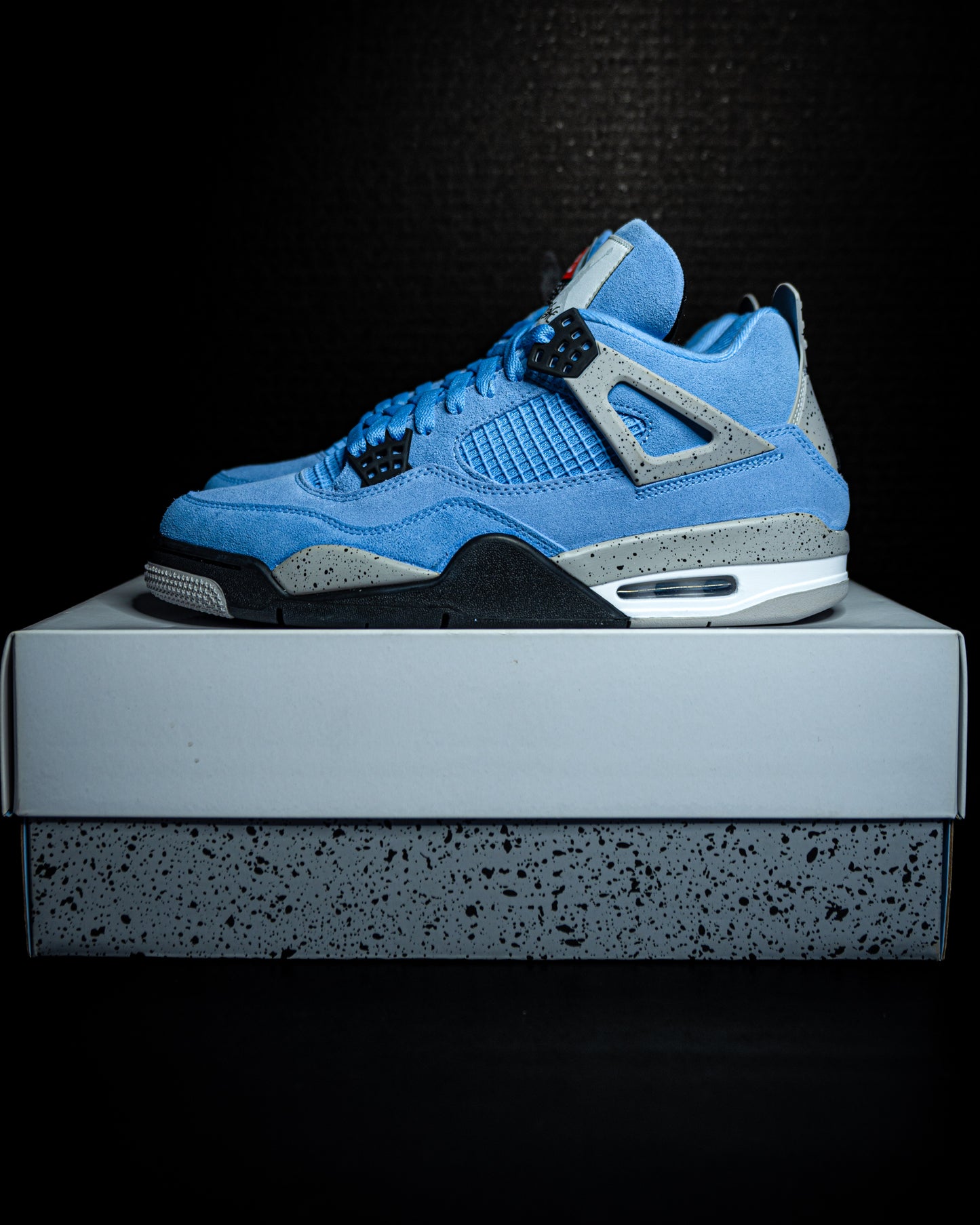 Jordan 4 Retro University Blue