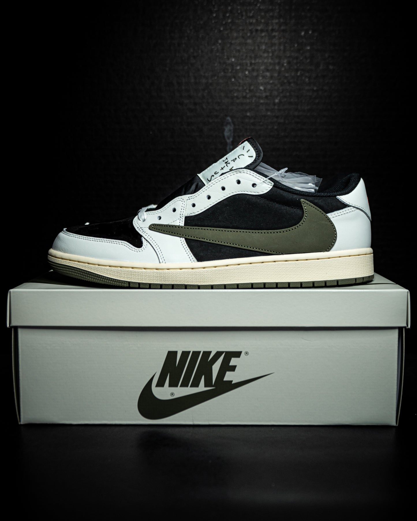 Jordan 1 Retro Low OG SP Travis Scott Olive