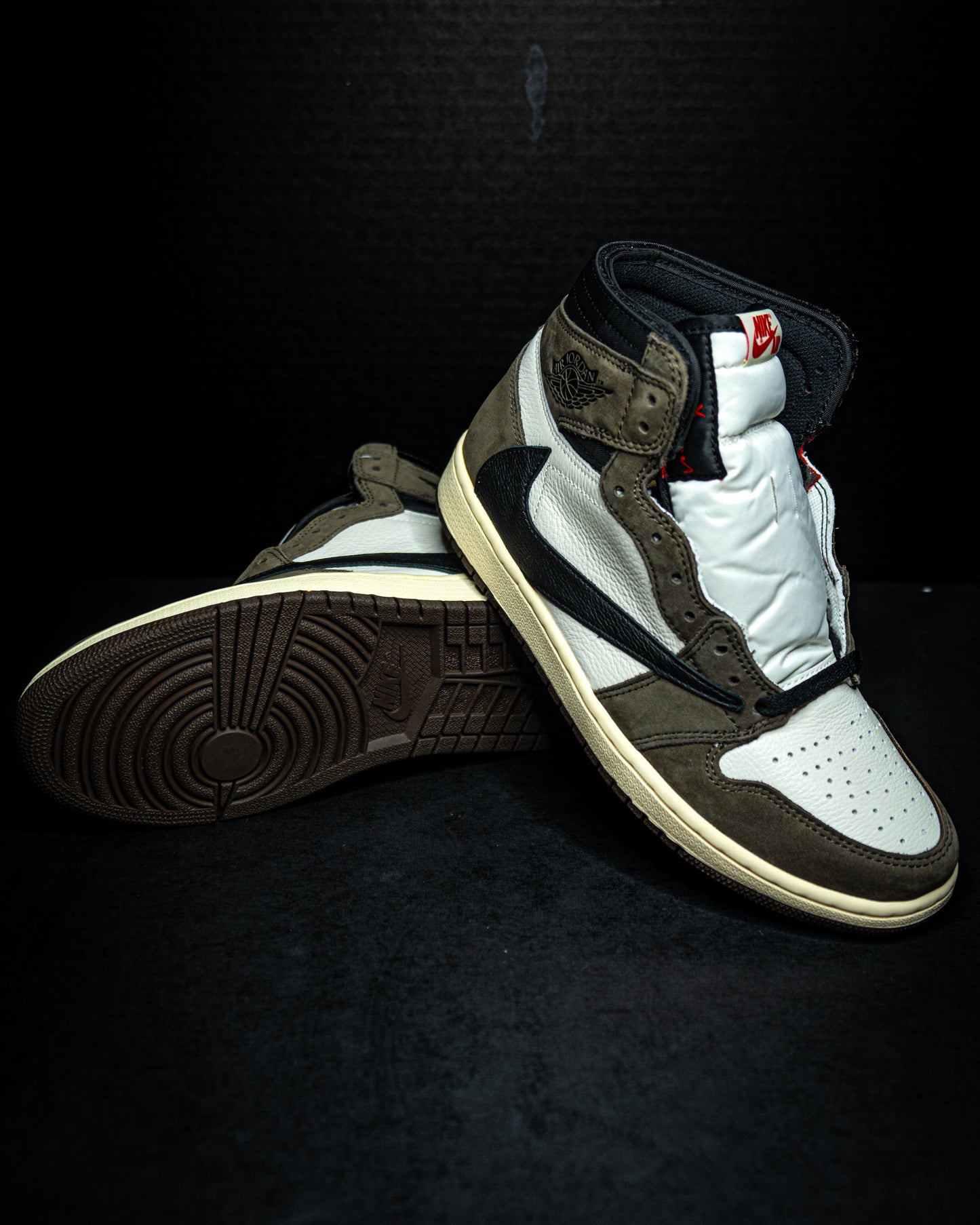 Jordan 1 Retro High OG x Travis Scott Mocha