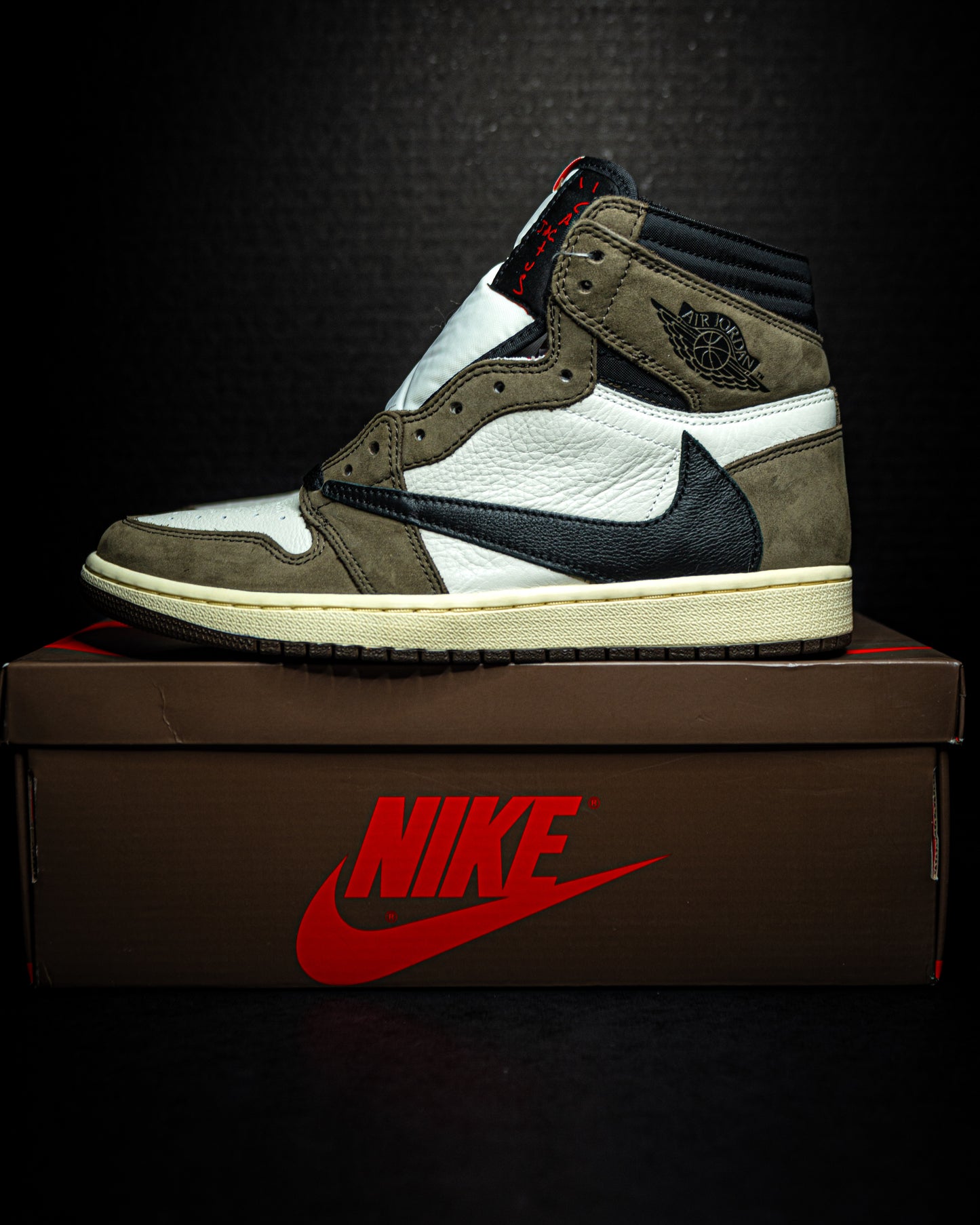 Jordan 1 Retro High OG x Travis Scott Mocha