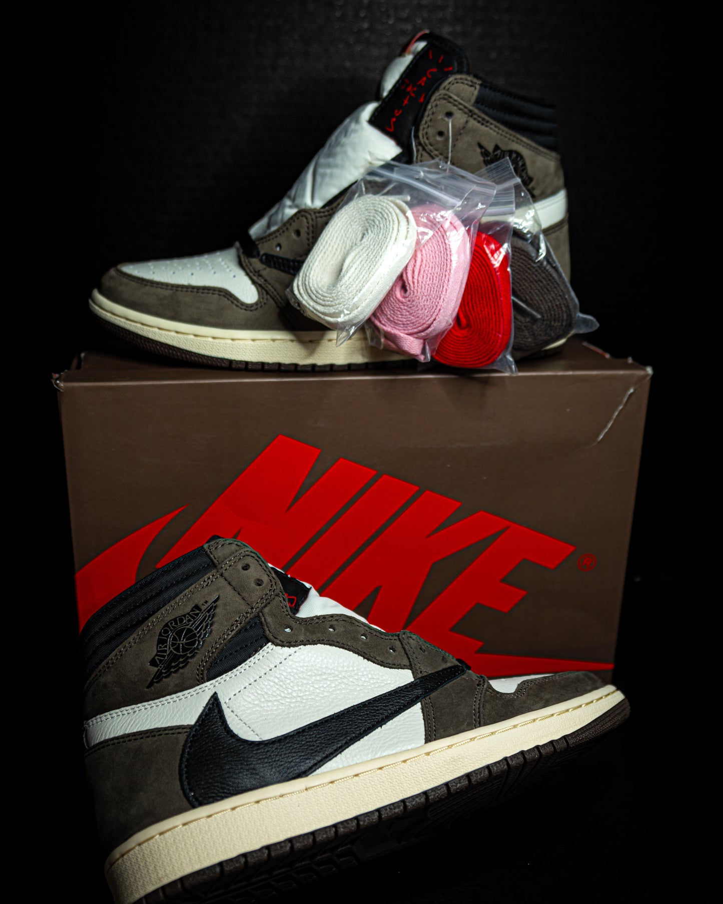 Jordan 1 Retro High OG x Travis Scott Mocha