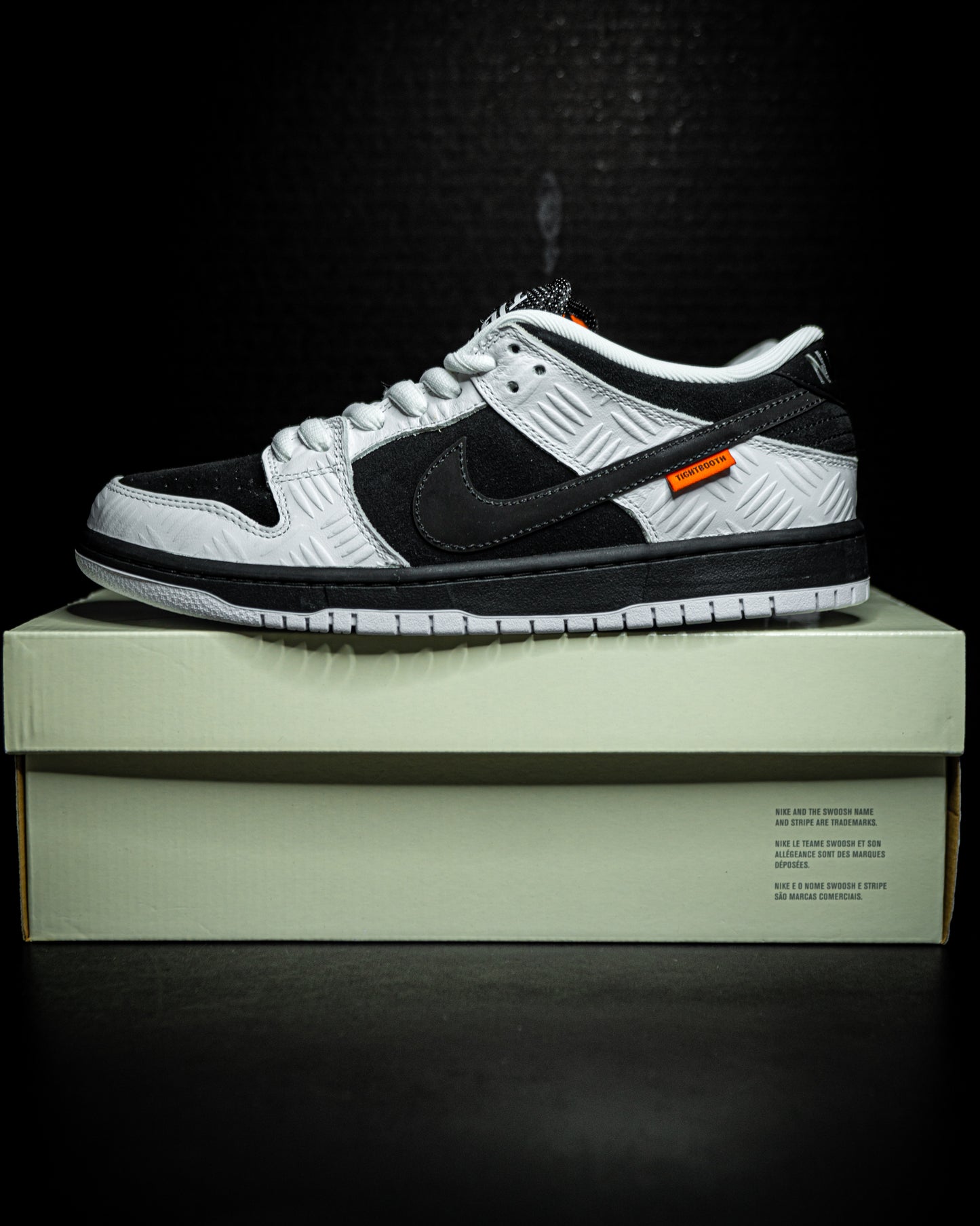 Nike SB Dunk Low TIGHTBOOTH