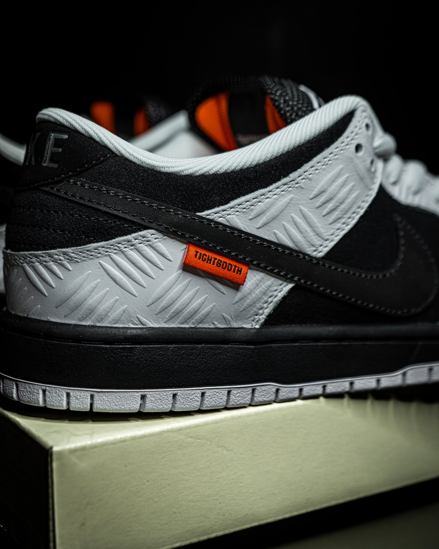 Nike SB Dunk Low TIGHTBOOTH