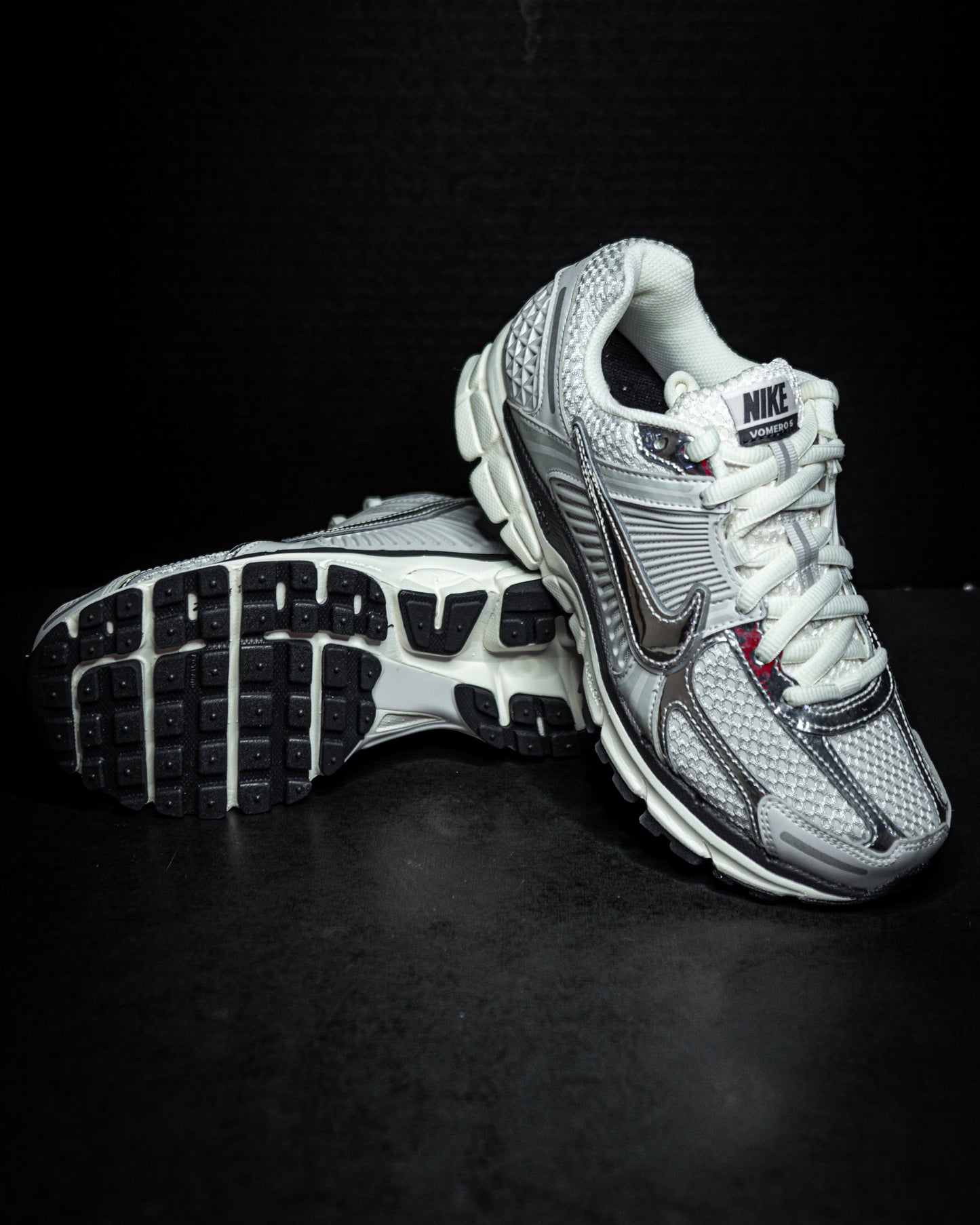 Nike Zoom Vomero 5 Photon Dust Metallic SIlver