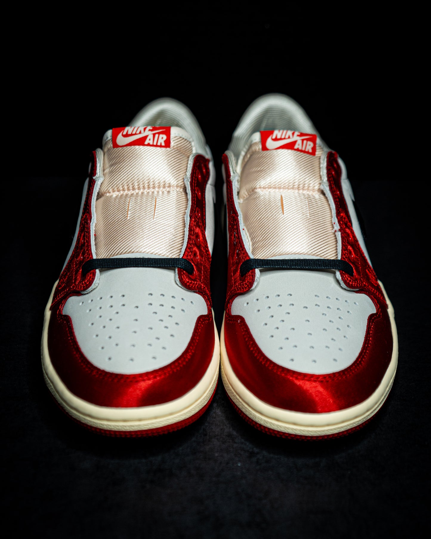 Jordan 1 Low OG Trophy Room 'Away'