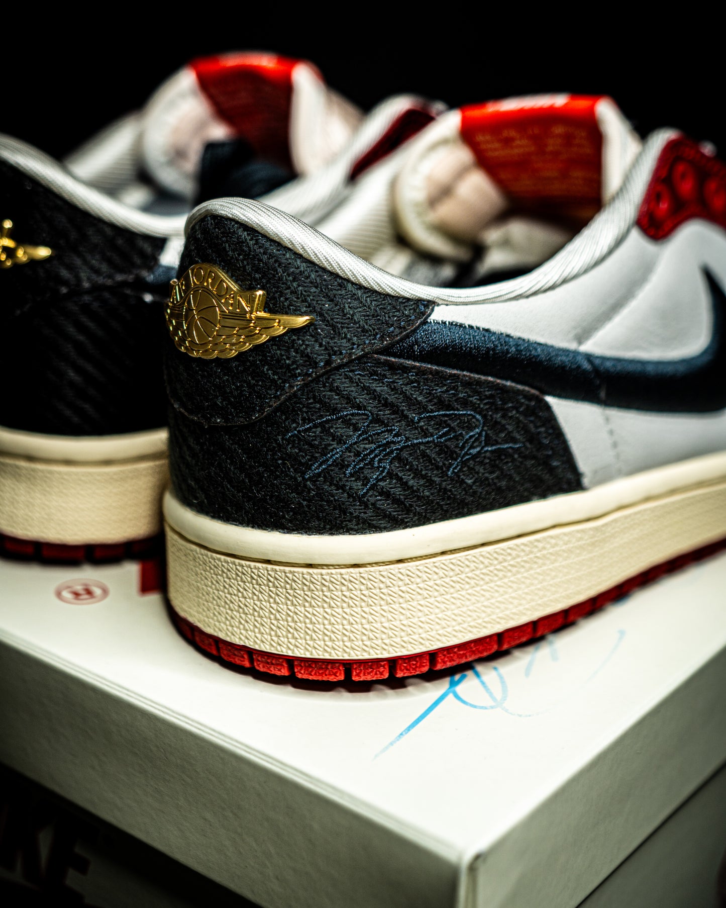 Jordan 1 Low OG Trophy Room 'Away'