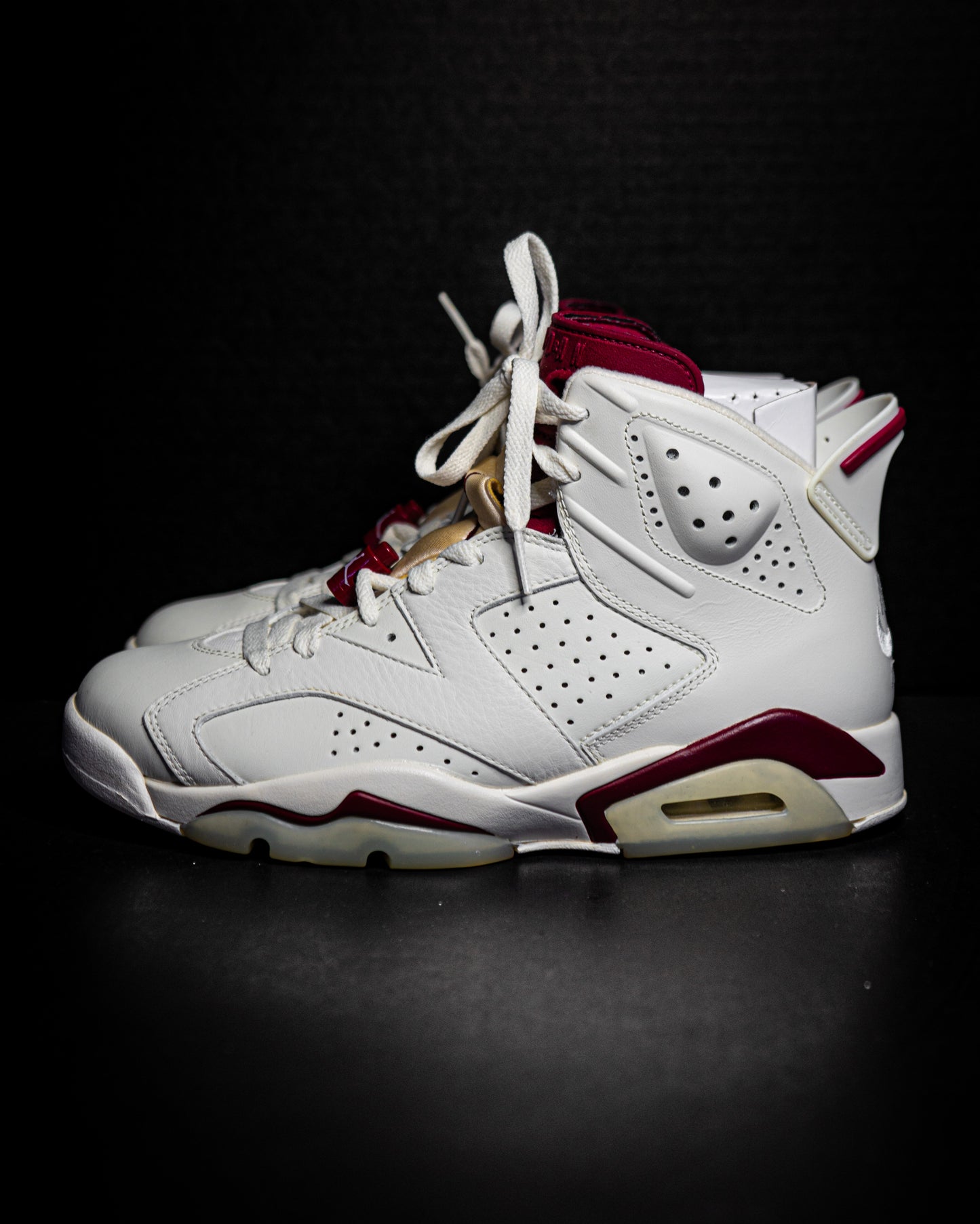 Jordan 6 Retro Maroon (2015) *USED/NO BOX*