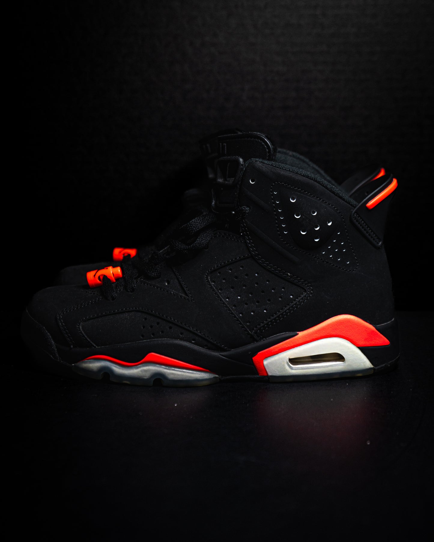 Jordan 6 Retro Black Infrared (2019) *USED/NO BOX*