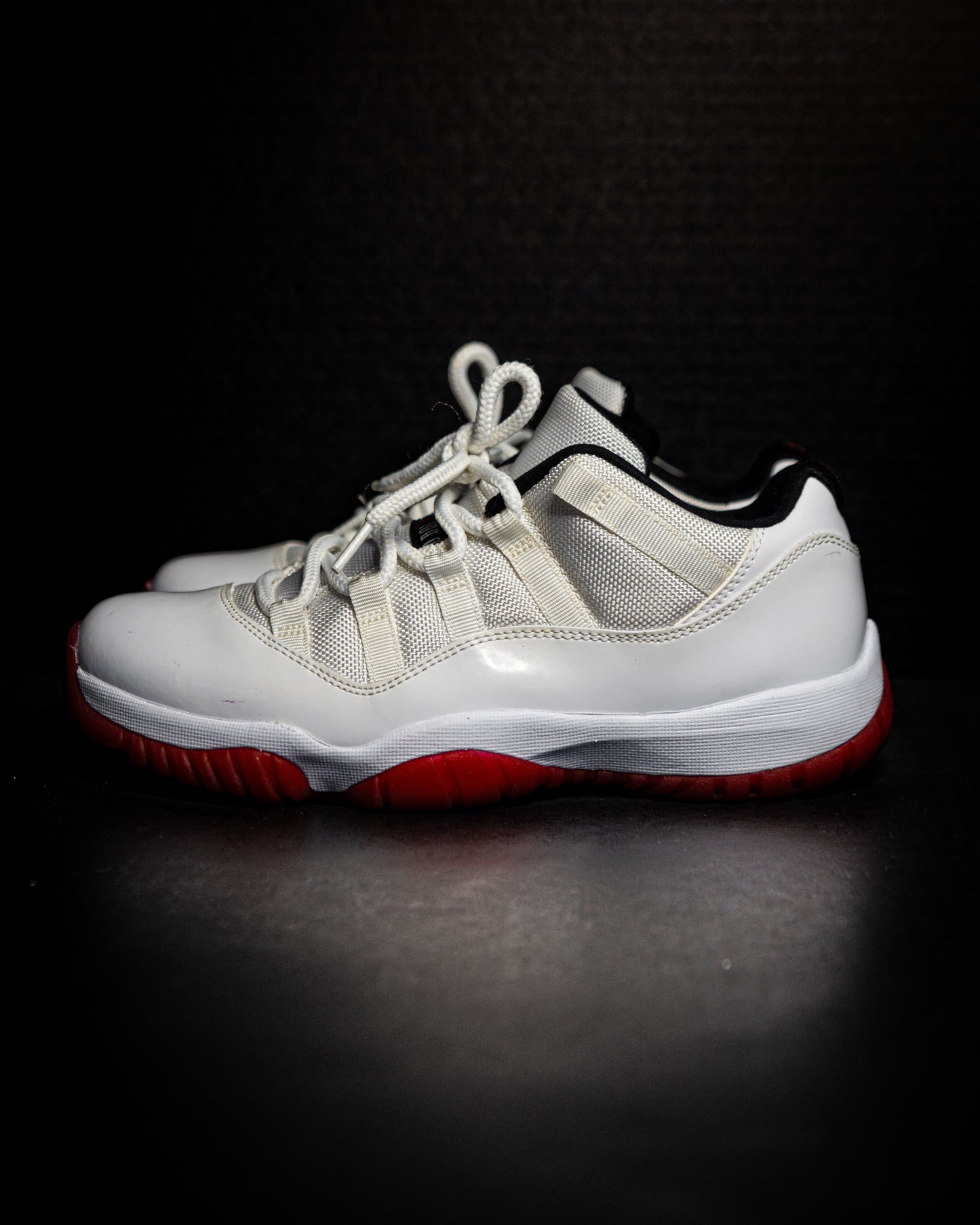 Jordan 11 Retro Low White Red (2012) *USED/NO BOX*