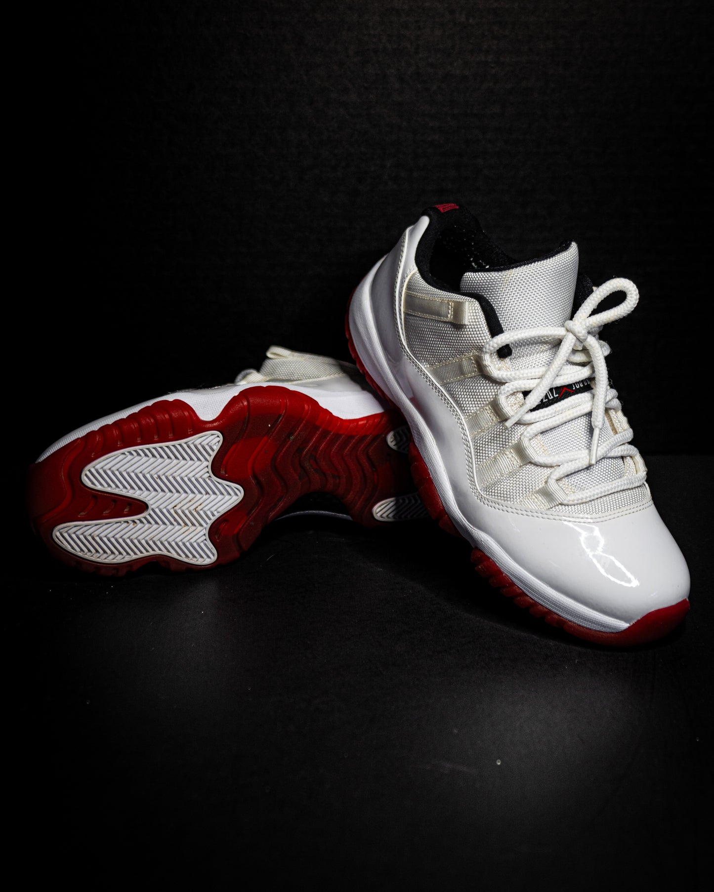 Jordan 11 Retro Low White Red (2012) *USED/NO BOX*